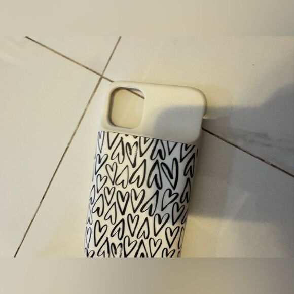 Casely iPhone 14 Pro Max black and white heart case #20 - Picture 8 of 9